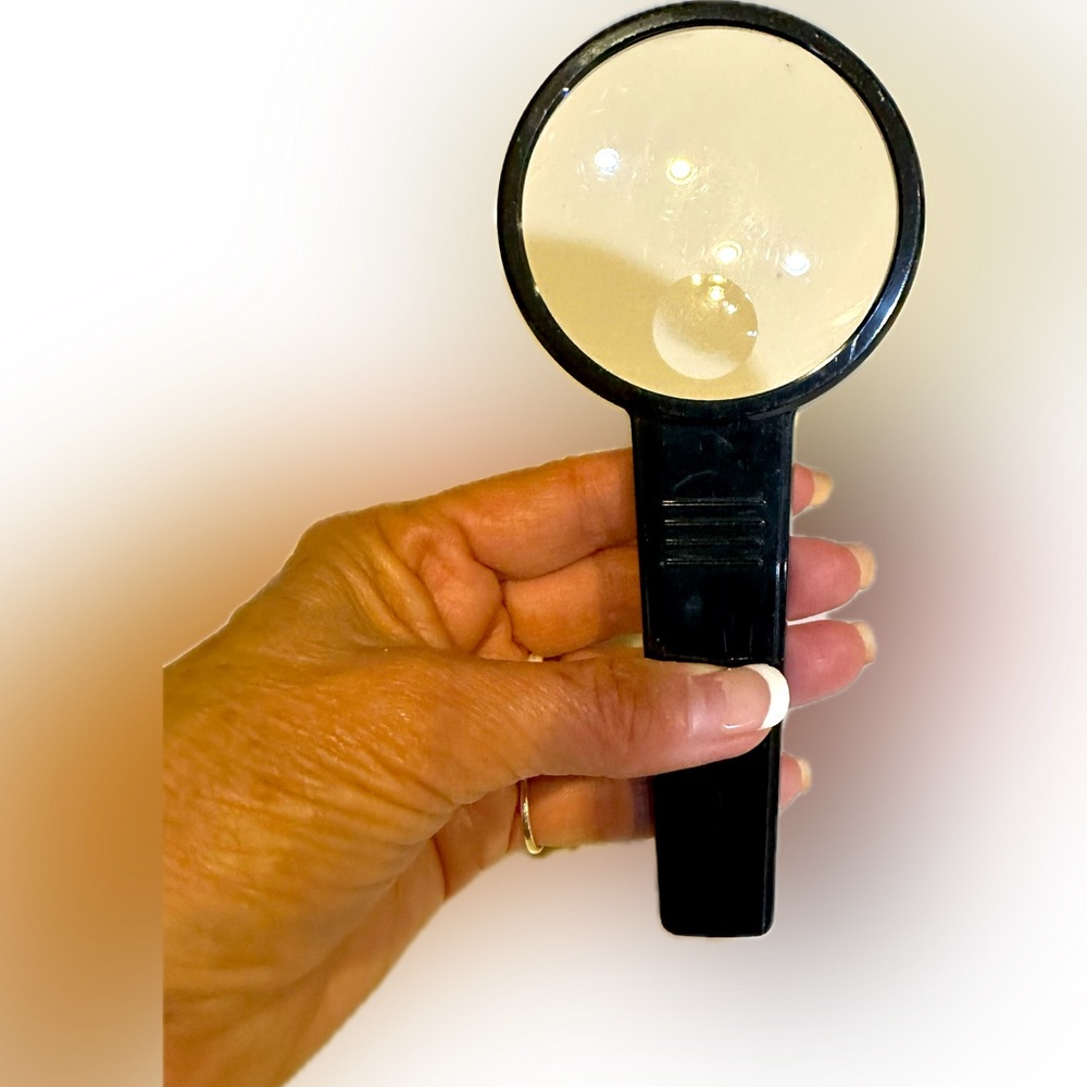 VTG APOLLO BLACK #27572 2X wBIFOCAL BLACK HANDHELD MAGNIFYING GLASS READ ENLARGE